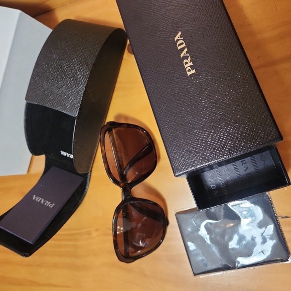 Prada Brown Tortoise Havana Sunglasses☀️⛅❄️ - Picture 5 of 12